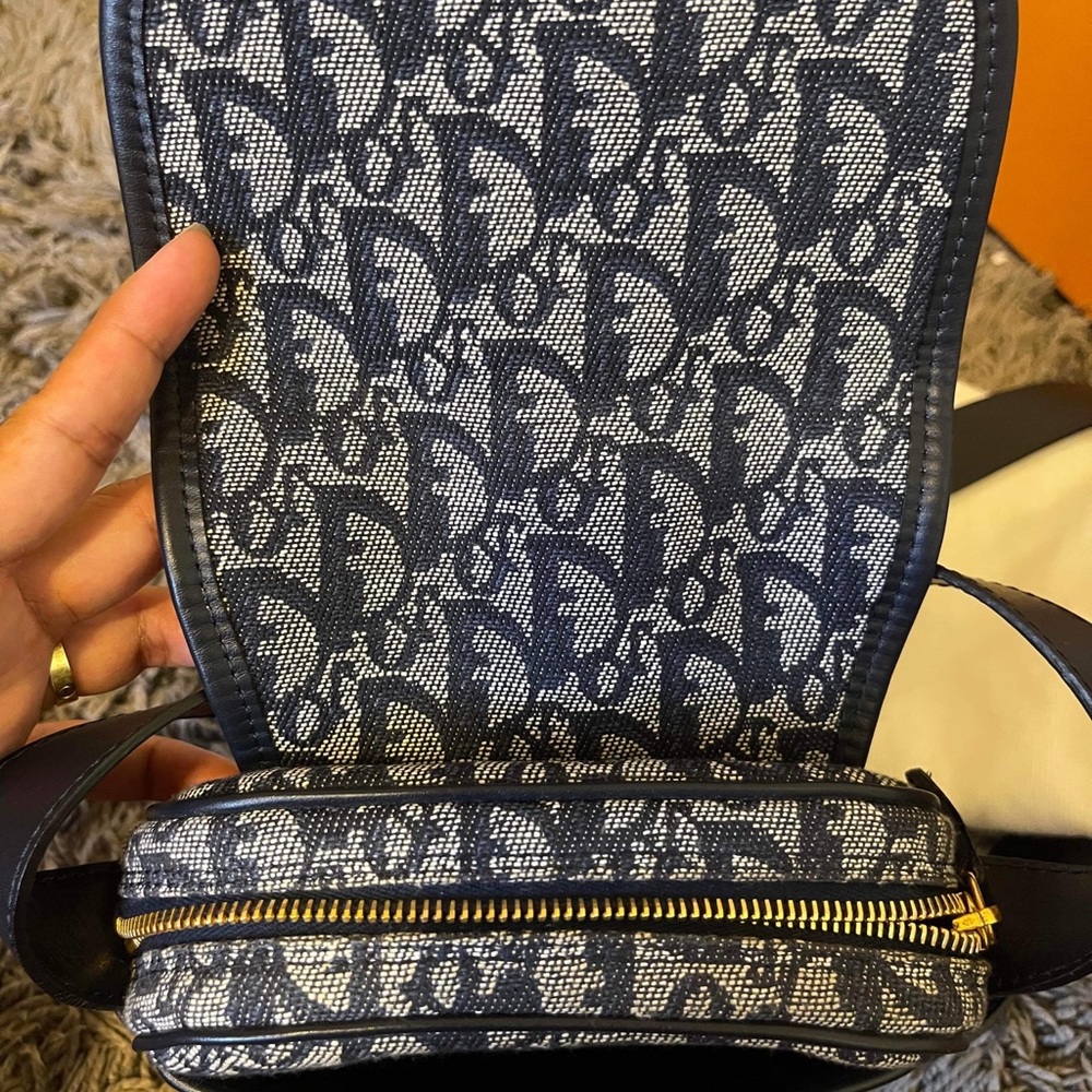 Dior crossbody bag. - Picture 8 of 8